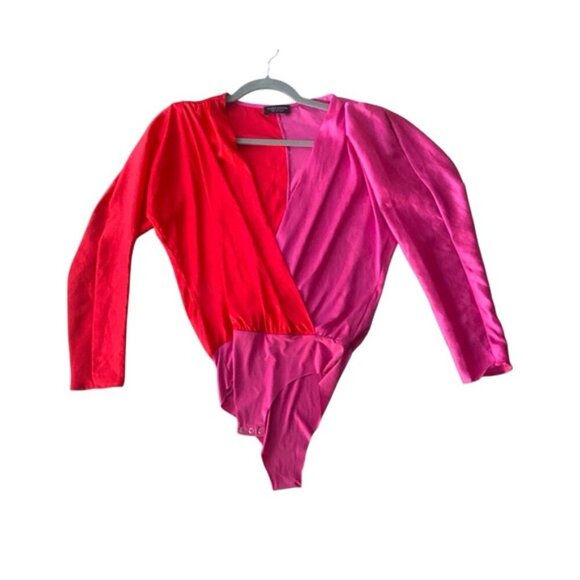 Elegant Pink and Red Low V Women's Top size small - Picture 6 of 10